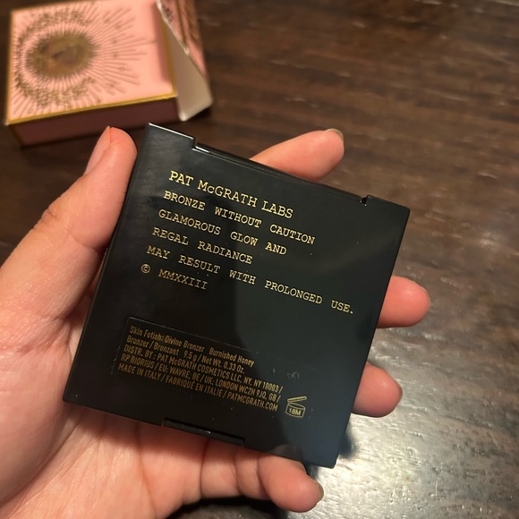 Pat McGrath Labs Divine Bronzer in Bronze Divinity (Terracotta Bronze) - Picture 5 of 10